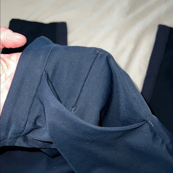 Lululemon, women’s size 8, ankle cropped length trousers, great used condition! - Picture 5 of 5